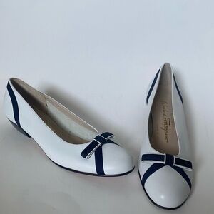 Salvatore Ferragamo White Navy Bow Flats Size 6 Balletcore Made in Italy Spring